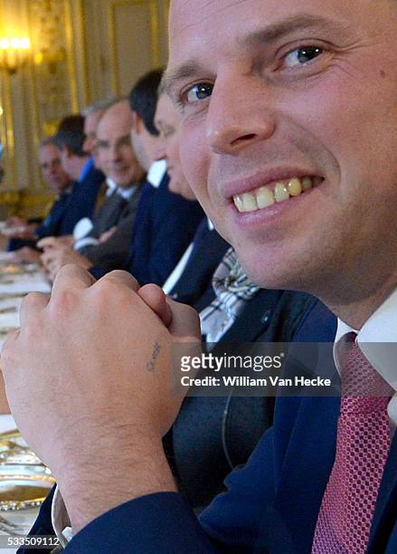 - Le Roi Philippe et la Reine Mathilde reçoivent les membres du Gouvernement fédéral Michel Ier à déjeuner au Palais de Bruxelles - De Koning en de...