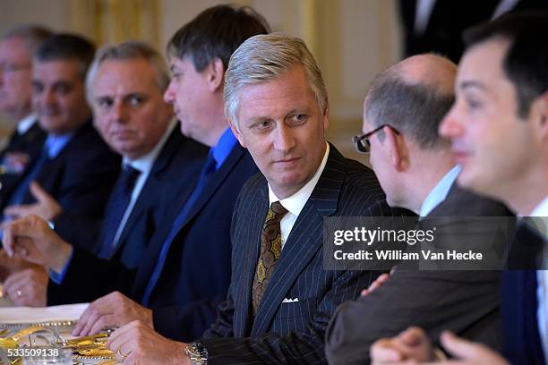 - Le Roi Philippe et la Reine Mathilde reçoivent les membres du Gouvernement fédéral Michel Ier à déjeuner au Palais de Bruxelles - De Koning en de...