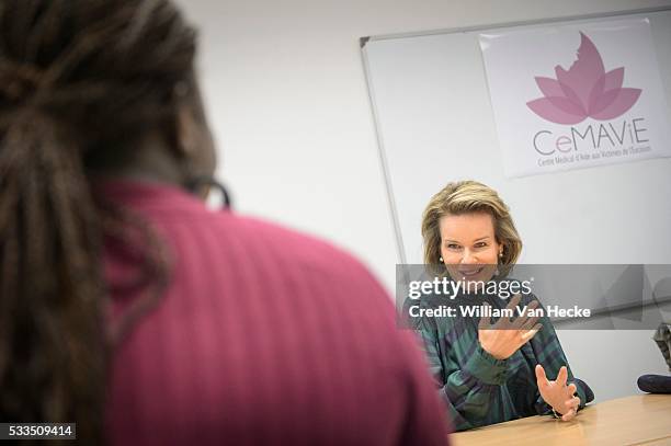 - La Reine Mathilde visite le Centre Médical d'Aide aux Victimes de l'Excision, CeMAViE asbl au CHU Saint Pierre à Bruxelles. Ce centre est une...