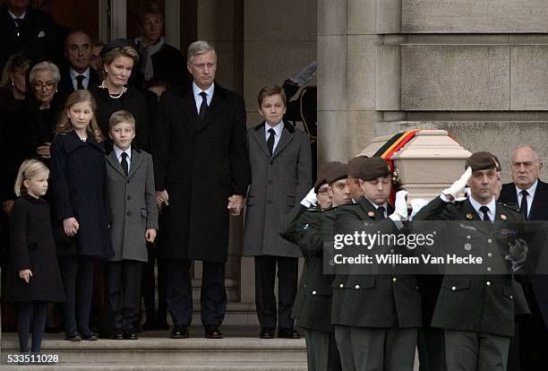 - Décès de la Reine Fabiola de Belgique: transfert de la dépouille de la chapelle du Palais de Bruxelles à la Cathédrale des Saints Michel et Gudule...