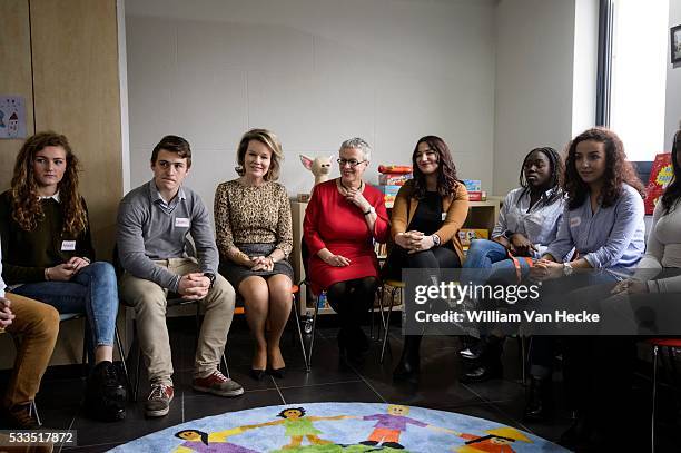 - La Reine Mathilde visite le CAW de Bruxelles. La Reine y participera à une réunion de travail présentant un aperçu des services offerts par le CAW...