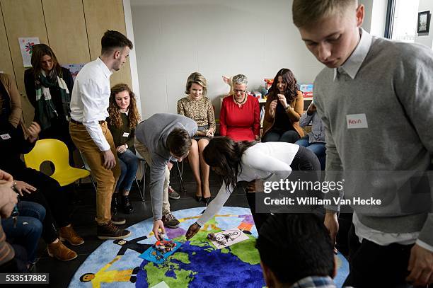 - La Reine Mathilde visite le CAW de Bruxelles. La Reine y participera à une réunion de travail présentant un aperçu des services offerts par le CAW...