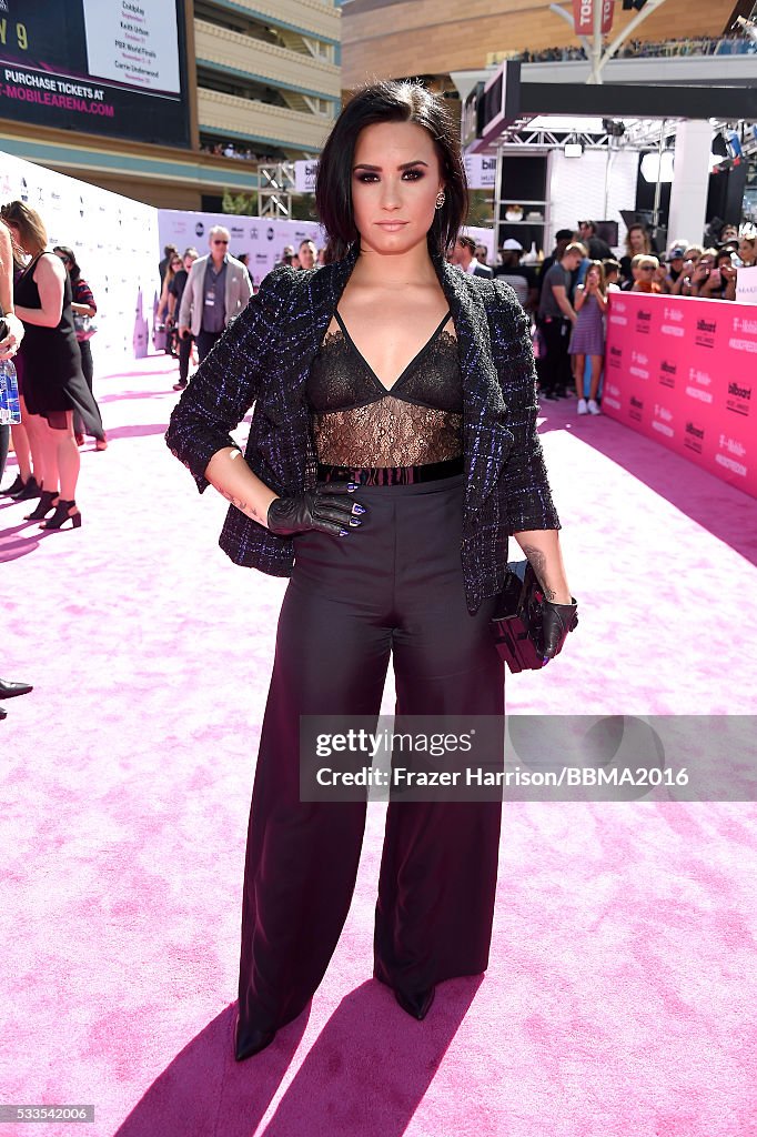 2016 Billboard Music Awards - Red Carpet