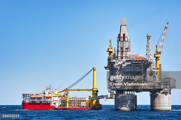 oil rig - natural gas stock pictures, royalty-free photos & images