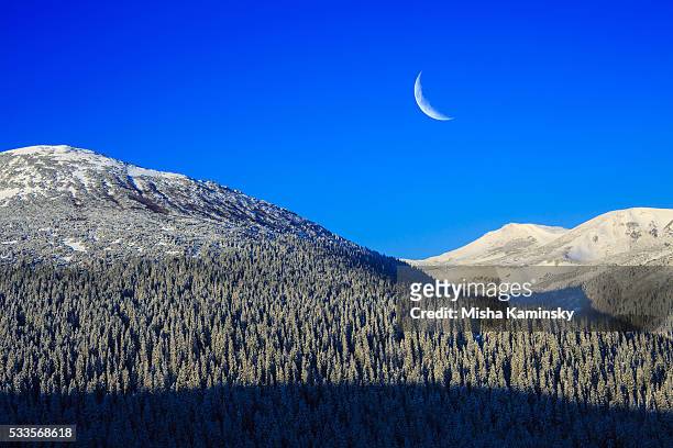 snowy mountains - winter solstice stock pictures, royalty-free photos & images