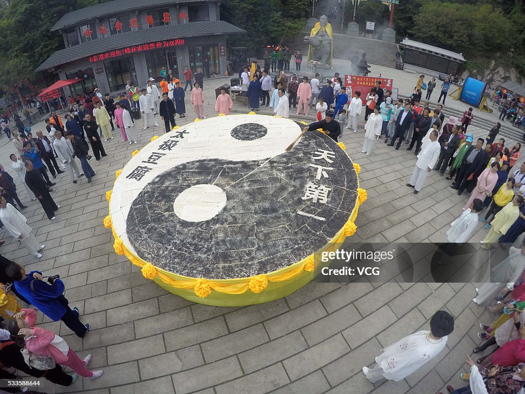 Huge Tai Chi Tofu Free For Tourists In Luoyang