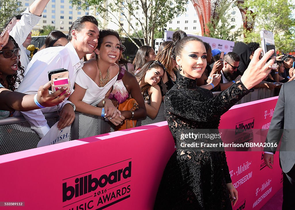 2016 Billboard Music Awards - Red Carpet