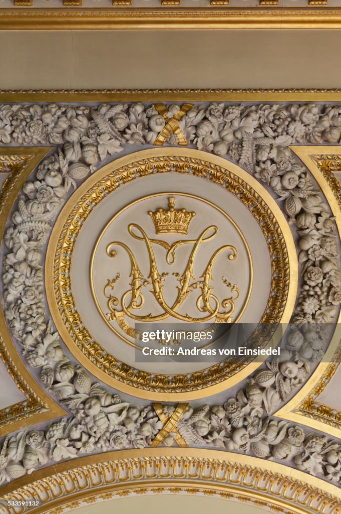 Crest In Ceiling Family Crest In Gilded Plasterwork On The Ceiling Of The Dining Room At ...