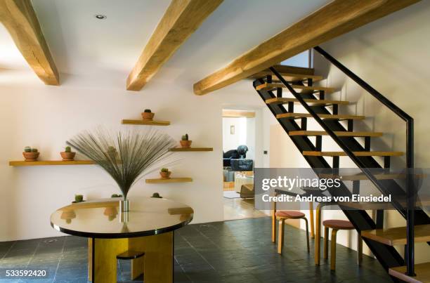 tuscan farmhouse - alvar aalto stock pictures, royalty-free photos & images