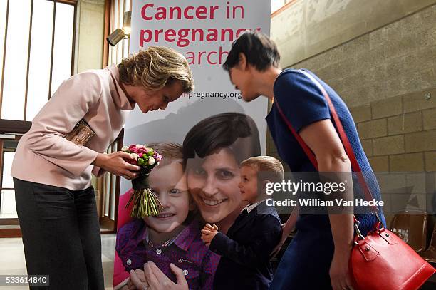 - La Reine Mathilde assiste au symposium international Cancer, grossesse et fécondité à l'Universitair Ziekenhuis Leuven. Ce symposium est organisé à...