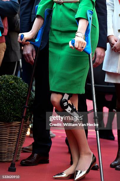 - La Reine Mathilde visite le projet Bednet au Collège Sint-Aloysius à Menen. L'asbl Bednet garantit le droit à l'enseignement aux enfants atteints...