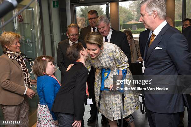 - Le Roi Philippe et la Reine Mathilde visitent la chaîne publique francophone RTBF à Bruxelles. Ils y assistent à une réunion de travail portant sur...