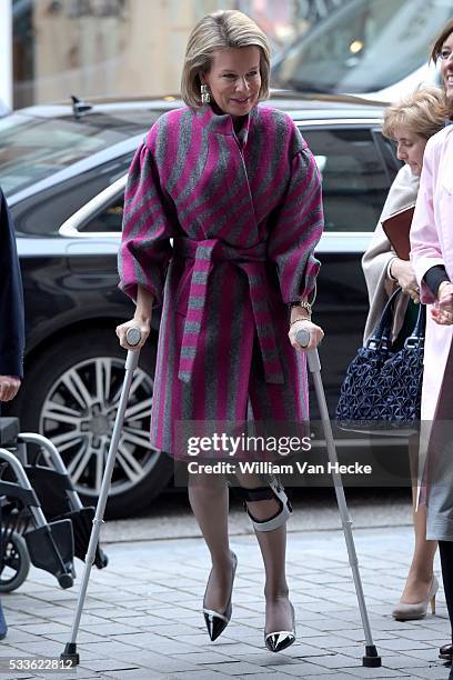 - La Reine Mathilde assiste à une table ronde avec des créateurs de mode et fait connaissance avec le projet Flanders Fashion Fuel initié par le...