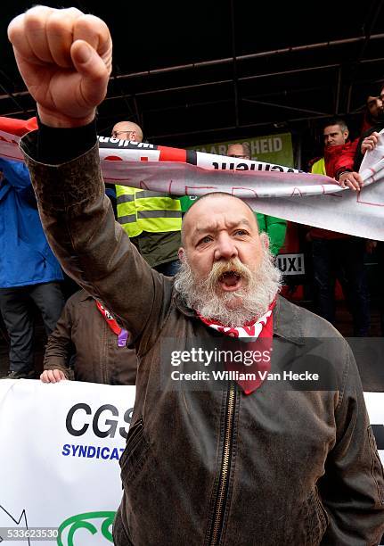 - Semaine d'action syndicale contre le gouvernement Michel: manifestation du front commun - "Actieweek" tegen het beleid van de regering-Michel:...