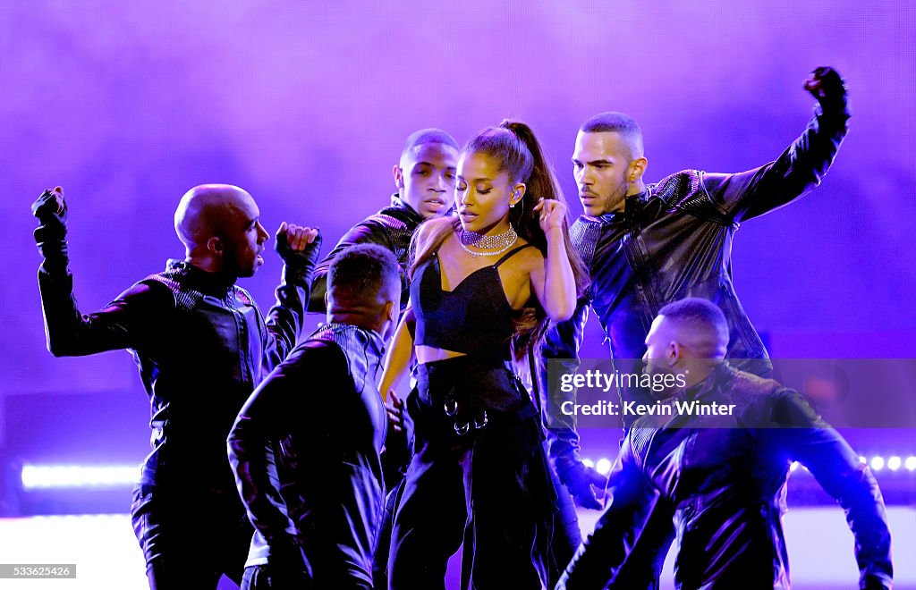 2016 Billboard Music Awards - Show