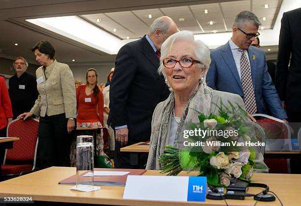 - La Reine Paola assiste au Forum "Ecole de l'Espoir" à la présentation des lauréats du programme 2014. Ce programme, organisé depuis 1999 par la...