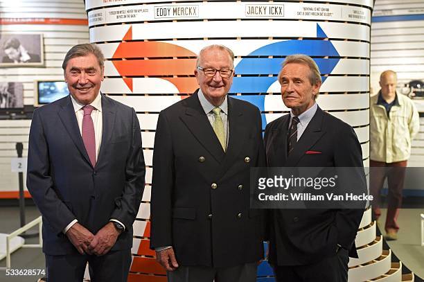 - Le Roi Albert II visite l'exposition Eddy Merckx Jacky Ickx au Trade Mart Brussels. Cette exposition marque la célébration commune du 70e...