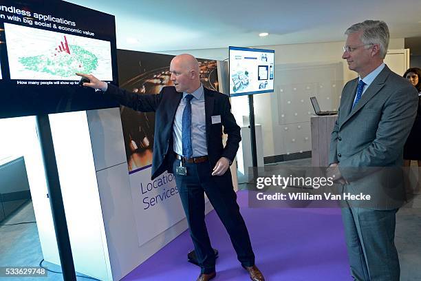 - Le Roi Philippe visite l'entreprise de télécommunications Proximus à Bruxelles. Il y visite le salon de l'Innovation, qui présente des applications...