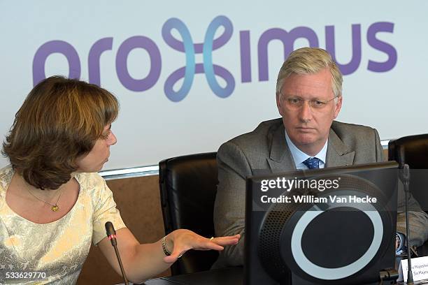 - Le Roi Philippe visite l'entreprise de télécommunications Proximus à Bruxelles. Il y visite le salon de l'Innovation, qui présente des applications...