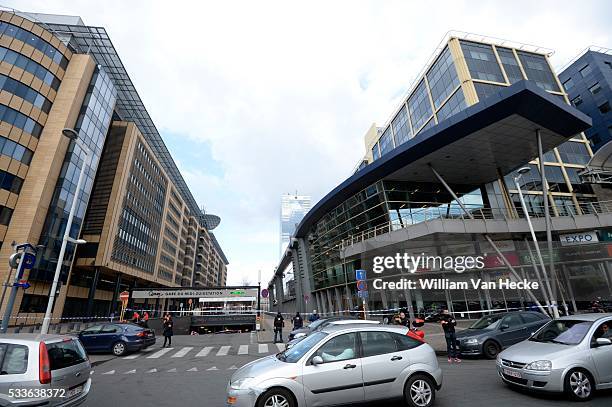 - Attentat de Bruxelles: alerte à la Gare du Midi - Aanslagen van Brussel: veiligheid Zuidstation 22/3/2016 pict. By Christophe Licoppen © Photo News