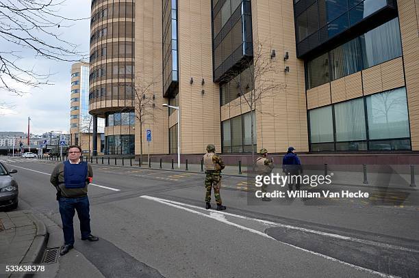 - Attentat de Bruxelles: alerte à la Gare du Midi - Aanslagen van Brussel: veiligheid Zuidstation 22/3/2016 pict. By Christophe Licoppen © Photo News