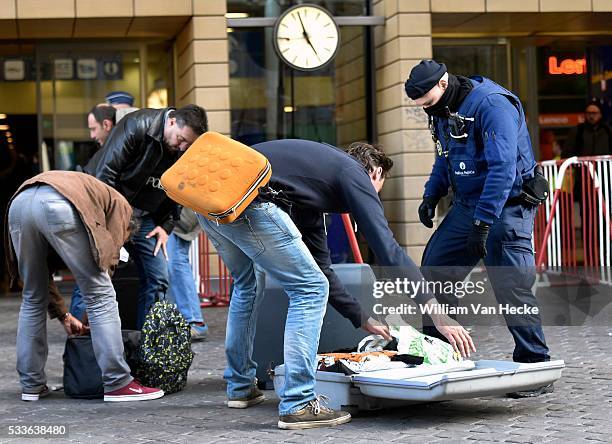 - Attentats de Bruxelles: réouverture de la gare du Midi - Aanslagen van Brussel: heropening Zuidstation 22/3/2016 pict. By Philip Reynaers© Photo...