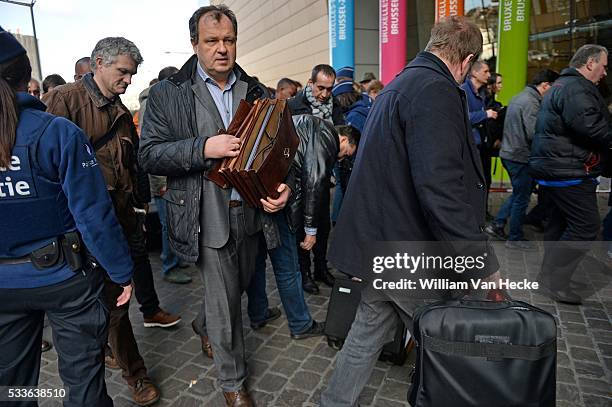 - Attentats de Bruxelles: réouverture de la gare du Midi - Aanslagen van Brussel: heropening Zuidstation 22/3/2016 pict. By Philip Reynaers© Photo...