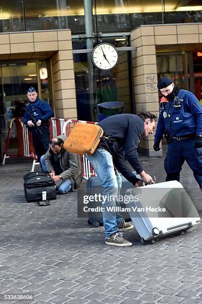 - Attentats de Bruxelles: réouverture de la gare du Midi - Aanslagen van Brussel: heropening Zuidstation 22/3/2016 pict. By Philip Reynaers© Photo...