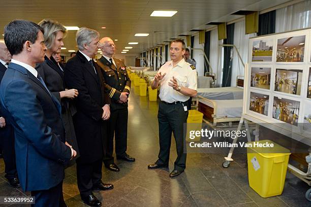 - Attentats de Bruxelles: le Roi Philippe et la Reine Mathilde rendent visite aux victimes, membres des services d'intervention et personnel soignant...