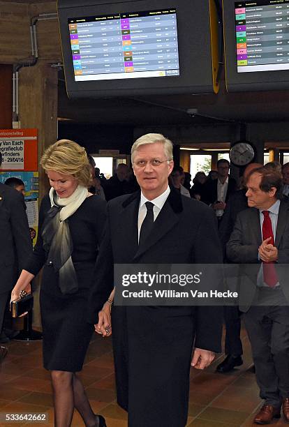 - Attentats de Bruxelles: le Roi Philippe et la Reine Mathilde rendent visite aux victimes, membres des services d'intervention et personnel soignant...