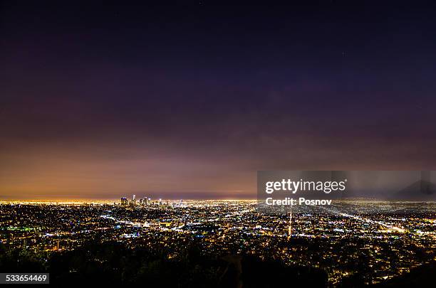 los angeles night skyline - hollywood los angeles stock-fotos und bilder