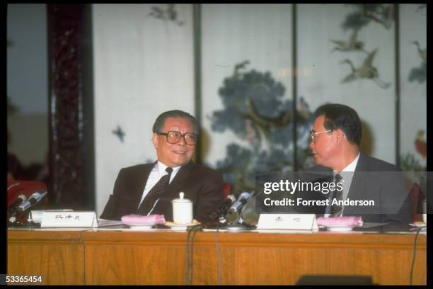 New Communist Party chief Jiang Zemin, , & PM Li Peng at press conference.