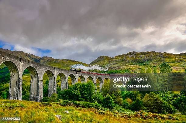 glenfinnan viaduct, scotland - glenfinnan viaduct stock pictures, royalty-free photos & images