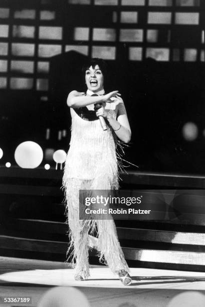 Singer/actress Liza Minnelli performing at "Night of 100 Stars" charity event.