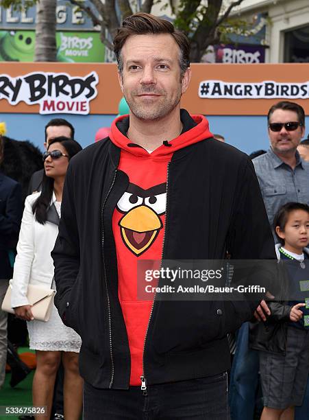 Actor Jason Sudeikis arrives at the premiere of Sony Pictures' 'The Angry Birds Movie' at Regency Village Theatre on May 7, 2016 in Westwood,...