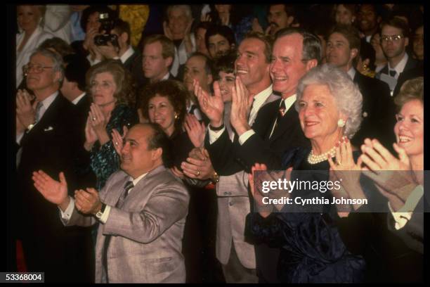 Barbara & VP Bush, A. Schwarzenegger, Maria Shriver, Rhea Perlman, Eunice & Sargent Shriver & D. Devito at showing of "Twins" for Special Olympics.