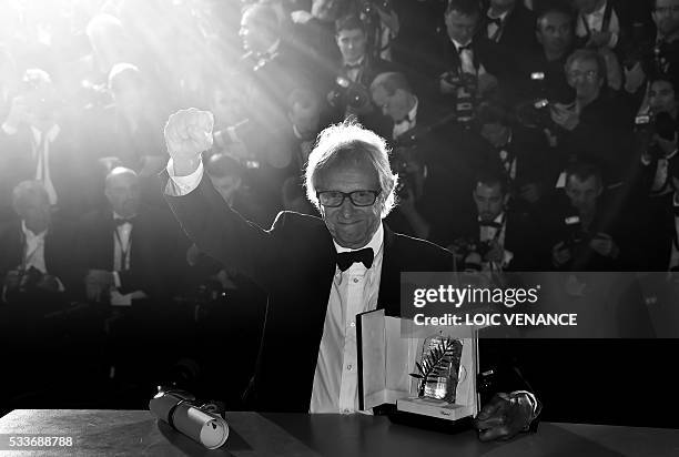 British director Ken Loach poses with his trophy on May 22, 2016 during a photocall after winning the Palme d'Or for the film "I, Daniel Blake" at...