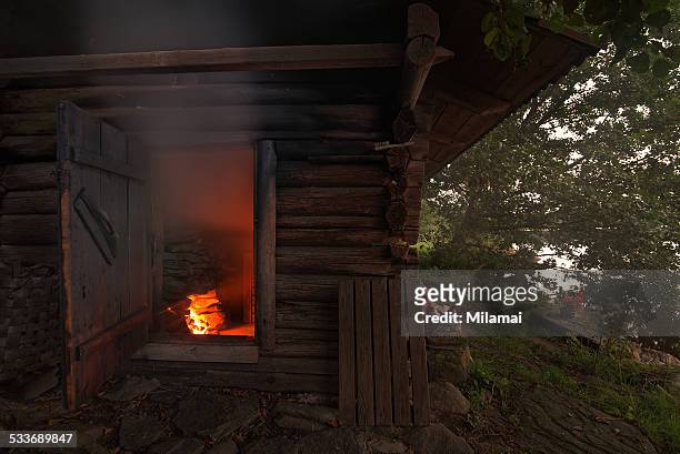 traditional finnish smoke sauna - finse cultuur stockfoto's en -beelden
