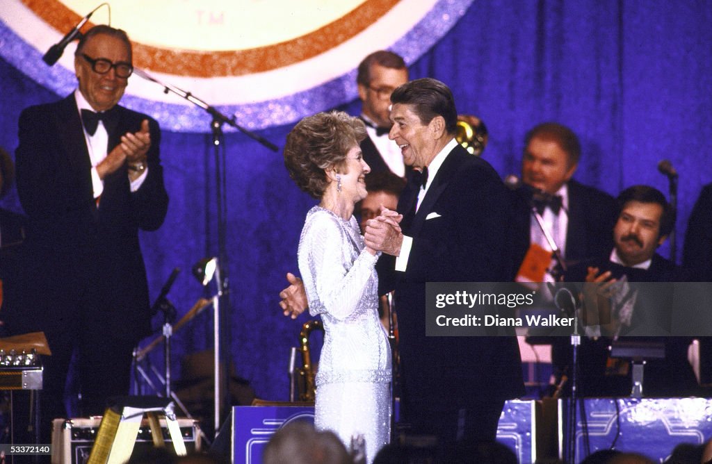 Pres. Reagan and Nancy Reagan dance at Inaugural B