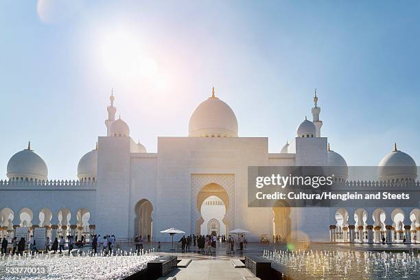 sheikh zayed mosque at daytime, abu dhabi, united arab emirates - sheikh zayed grand mosque stock pictures, royalty-free photos & images