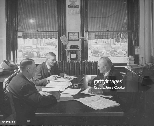 Meeting of County Board of Supervisors, Leo Foster, Roy A. Wright and others.