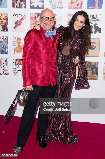 Eric Buterbaugh and Demi Moore arrive for the Gala to celebrate the Vogue 100 Festival at Kensington Gardens on May 23, 2016 in London, England.