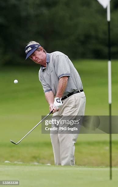 Australia's Noel Ratcliffe chips to the 2nd green during the second round of the Bad Ragaz PGA Seniors Open at Bad Ragaz Golf Club, on August,13 2005...