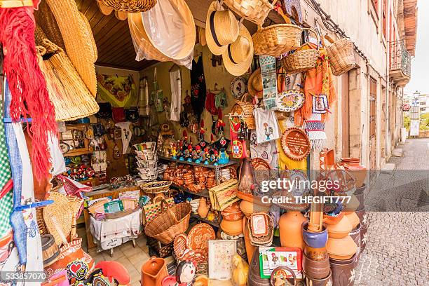 lembranças da cidade de barcelos, portugal - barcelos imagens e fotografias de stock