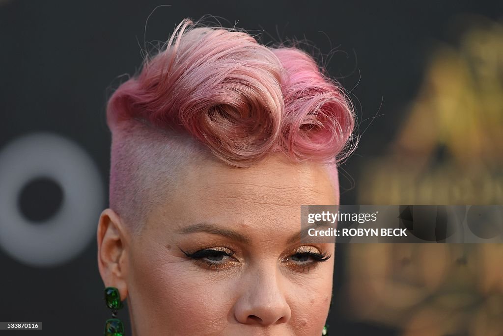 US-CELEBRITY-CINEMA-PREMIERE-DISNEY-ALICE THROUGH THE LOOKING GL