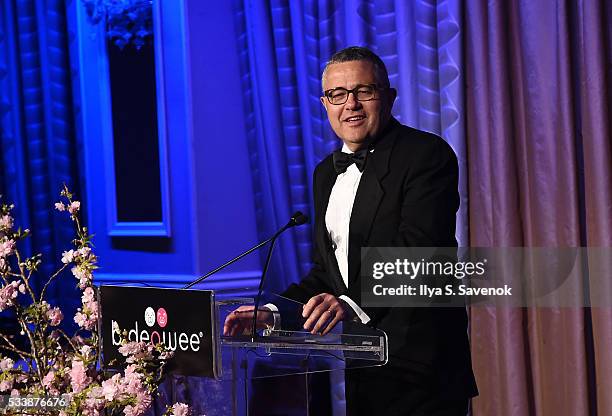 Jeffrey Toobin speaks during Bideawee Ball 2016 at The Pierre Hotel on May 23, 2016 in New York City.