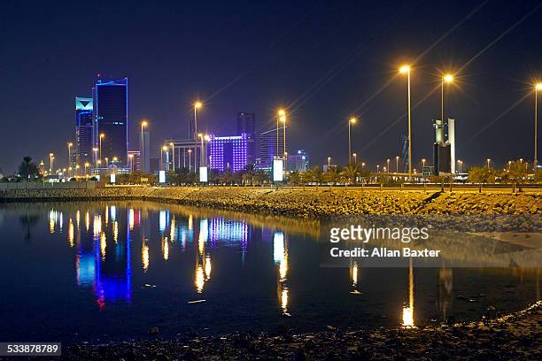 diplomatic quarter of manama at night - bahrain skyline stock pictures, royalty-free photos & images