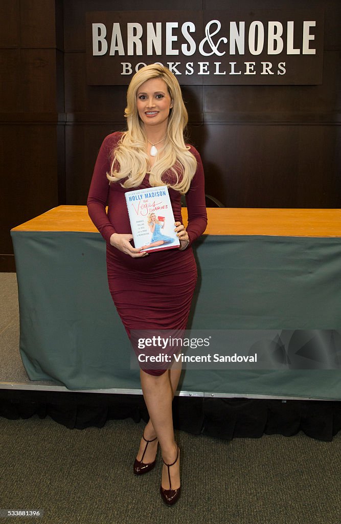 Holly Madison Book Signing For "The Vegas Diaries: Romance, Rolling The Dice, And The Road To Reinvention"