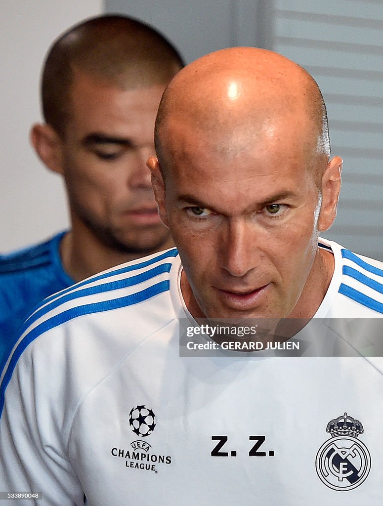 FBL-EUR-C1-REALMADRID-PRESSER