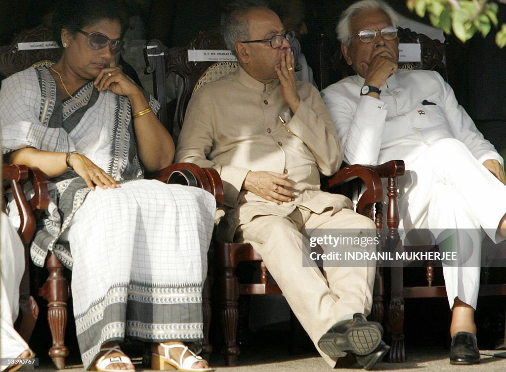 Sri Lankan President Chandrika Kumaratunga , Indian Defence Minister... News Photo Getty Images Sri Lankan President Chandrika Kumaratunga , Indian Defence Minister... News Photo Getty Images